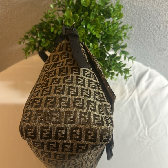 Authentic Fendi Baguette Shoulder cloth Handbag Zucca print, very classy - Picture 9 of 15